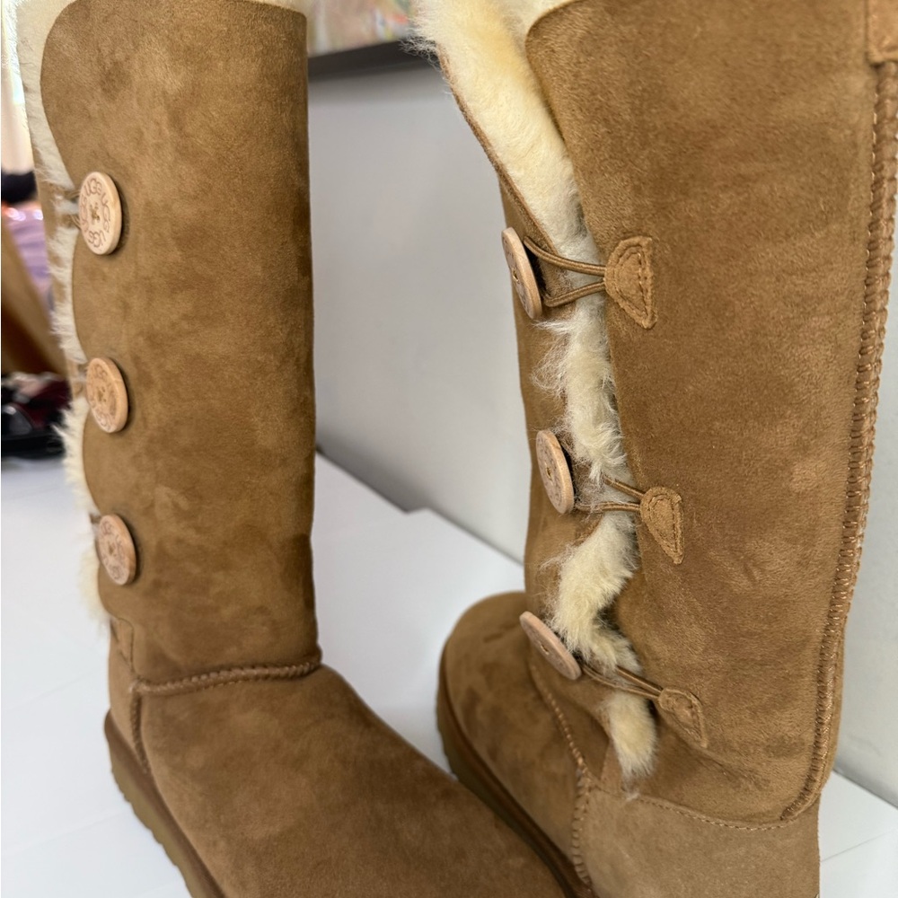 UGG Tan Suede Winter Boots - Picture 4 of 7